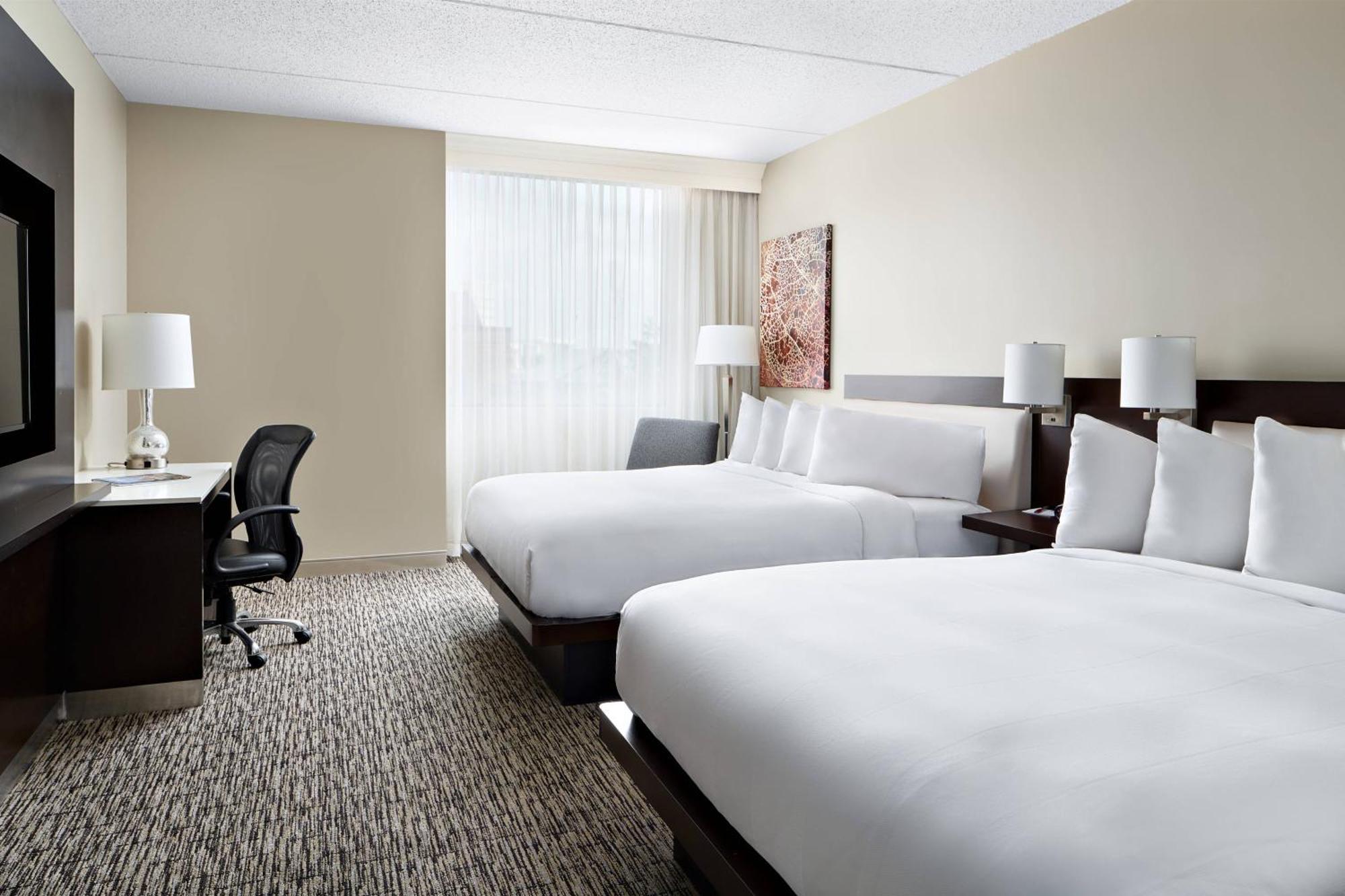 Отель Cleveland Marriott East Warrensville Heights Экстерьер фото