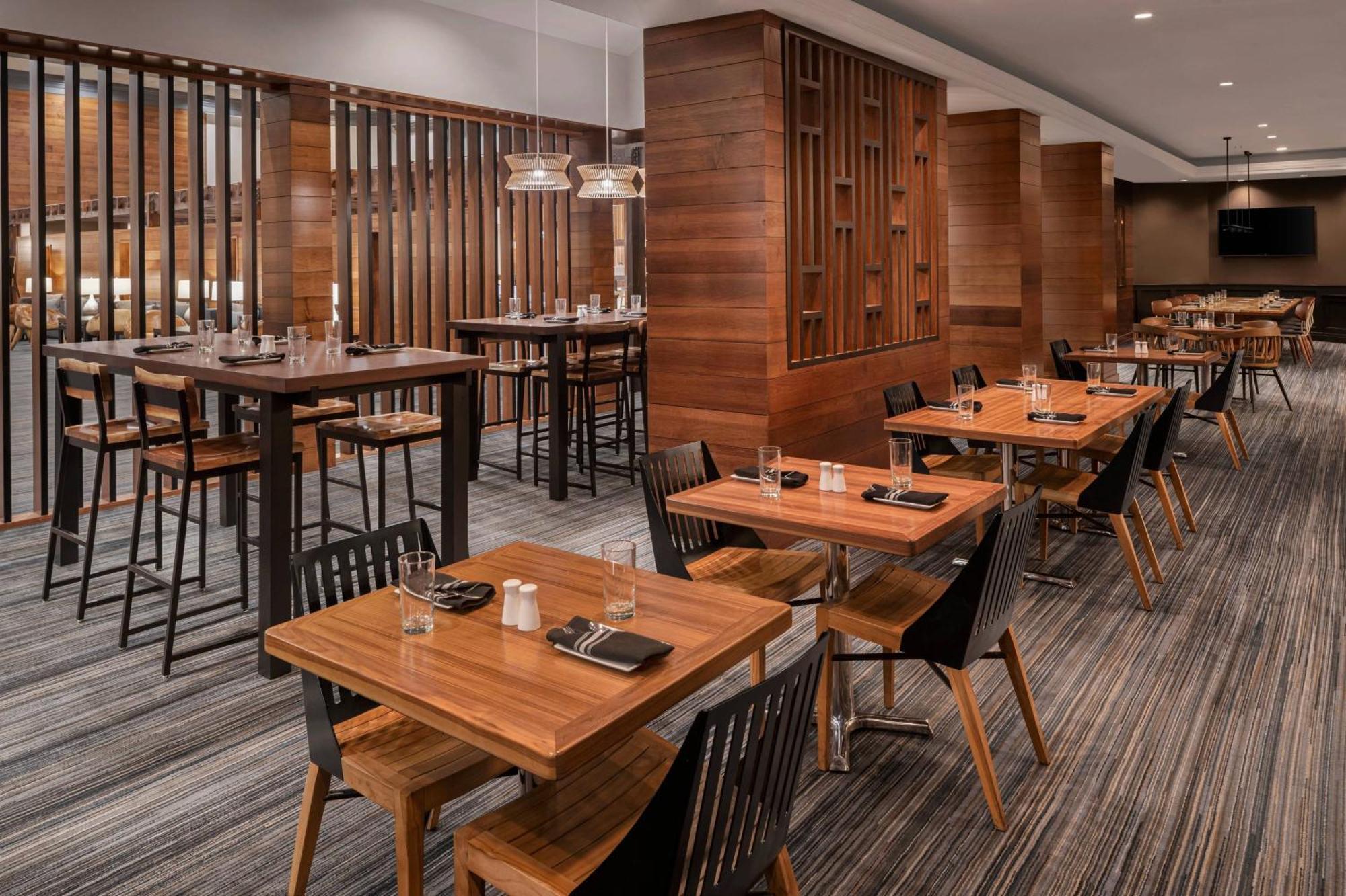 Отель Cleveland Marriott East Warrensville Heights Экстерьер фото